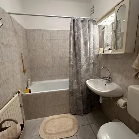 Savaria Kucko 公寓 松博特海伊